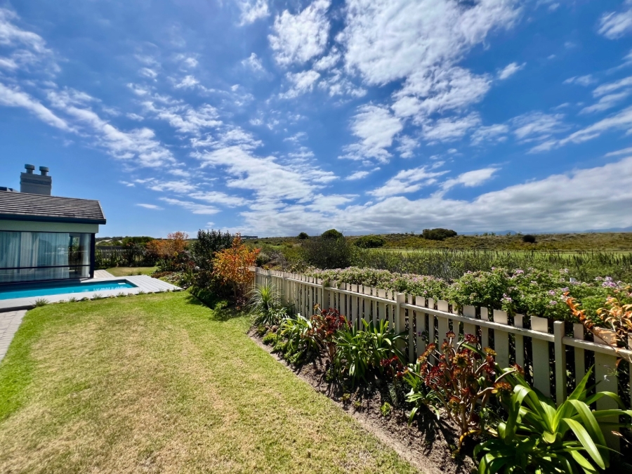 5 Bedroom Property for Sale in Oubaai Western Cape